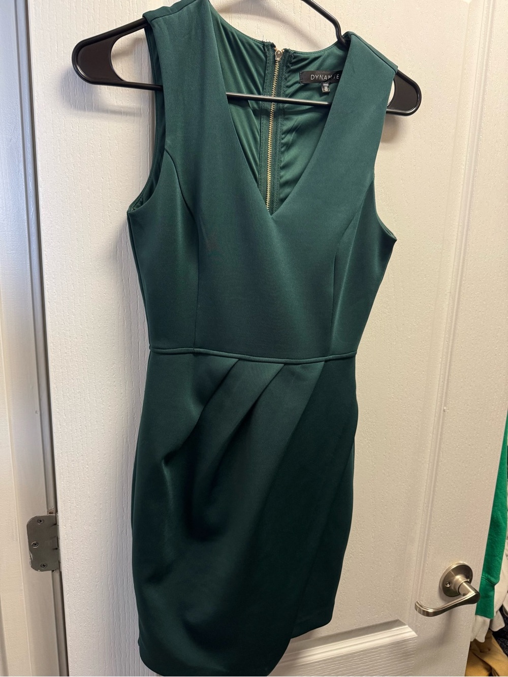 Dynamite Deep Green V-Neck Midi Sheath Dress